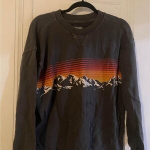 Gray Mountain Graphic Sweatshirt